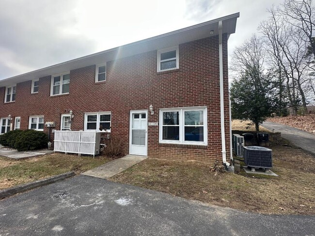property at 1727 Mountain Heights Dr