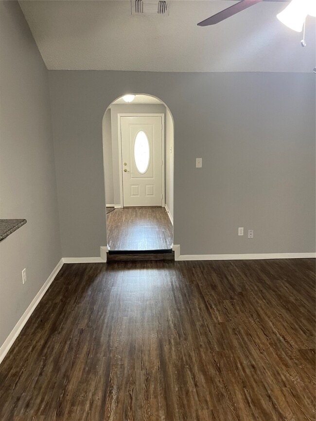 property at 614 Meadowglen Dr