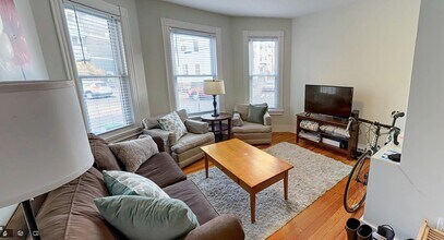 103 Marion St, Unit 1 in Somerville, MA - Building Photo - Building Photo
