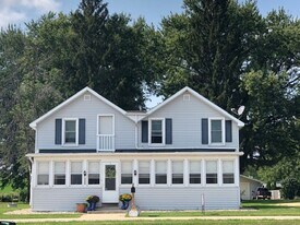 3745 Ice Age National Scenic Trail in Cross Plains, WI - Building Photo