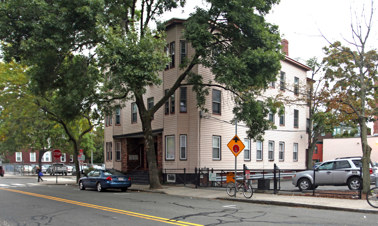 20-26 Columbia St in Cambridge, MA - Foto de edificio