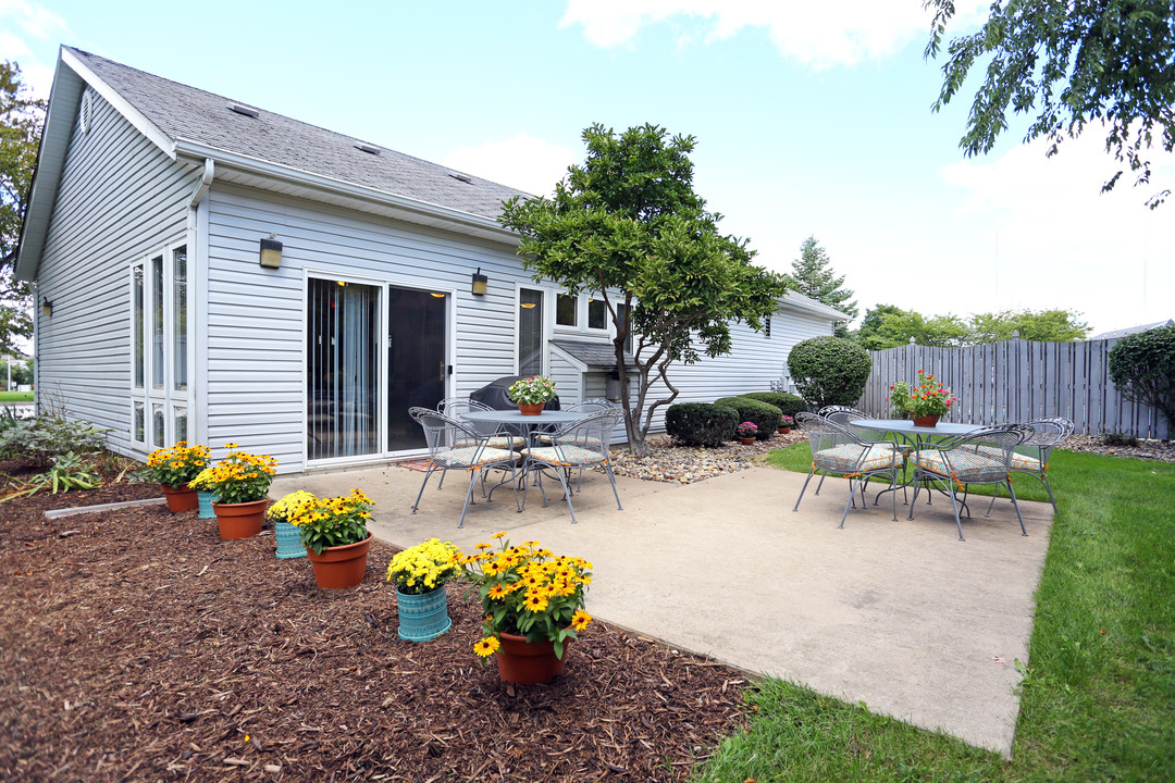 Regency Apartments in Bettendorf, IA - Building Photo