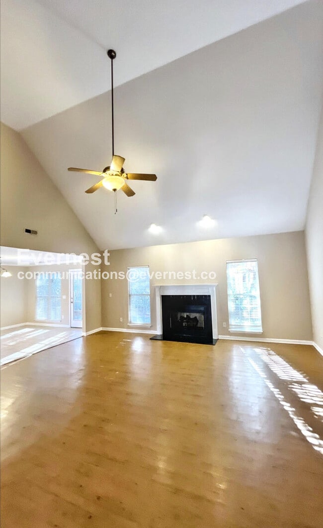 5555 Crooked Creek Dr in Ooltewah, TN - Building Photo - Building Photo