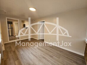 5201 Janice Cir S in Jacksonville, FL - Building Photo - Building Photo