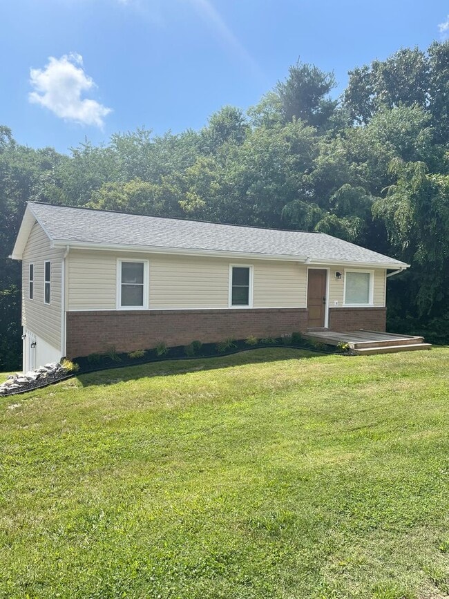 property at 27 Hendrix Dr
