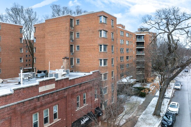 Sherman Garden Apartments in Evanston, IL - Building Photo - Building Photo
