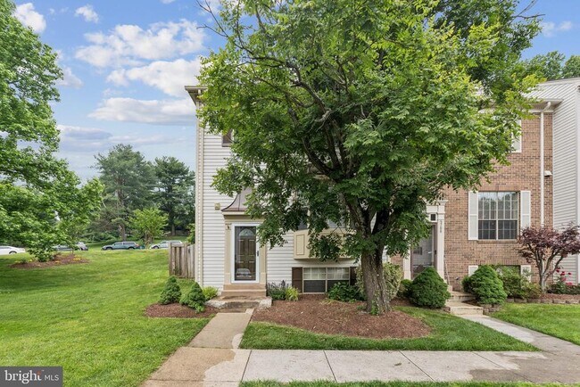 5790 Burke Towne Ct in Burke, VA - Building Photo - Building Photo