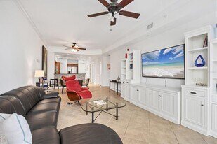 8111 Lakewood Main St in Lakewood Ranch, FL - Building Photo