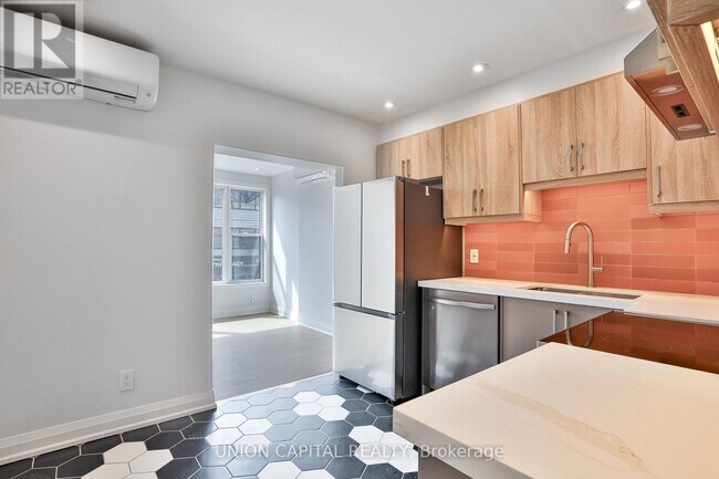 612 Gerrard St E in Toronto, ON - Building Photo - Building Photo