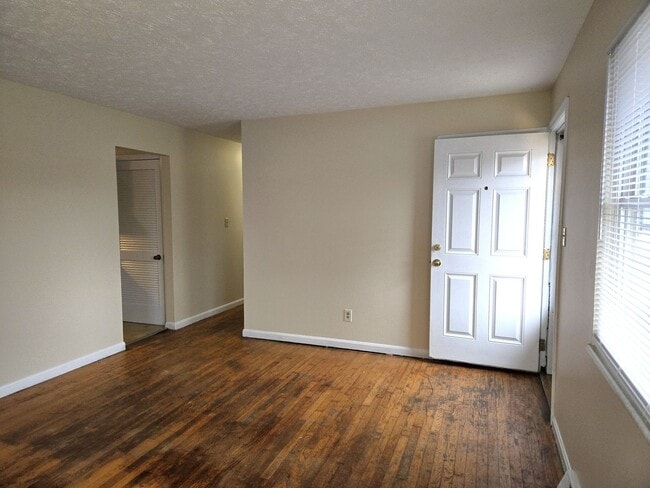 537 Asbury Ln in Lexington, KY - Foto de edificio - Building Photo