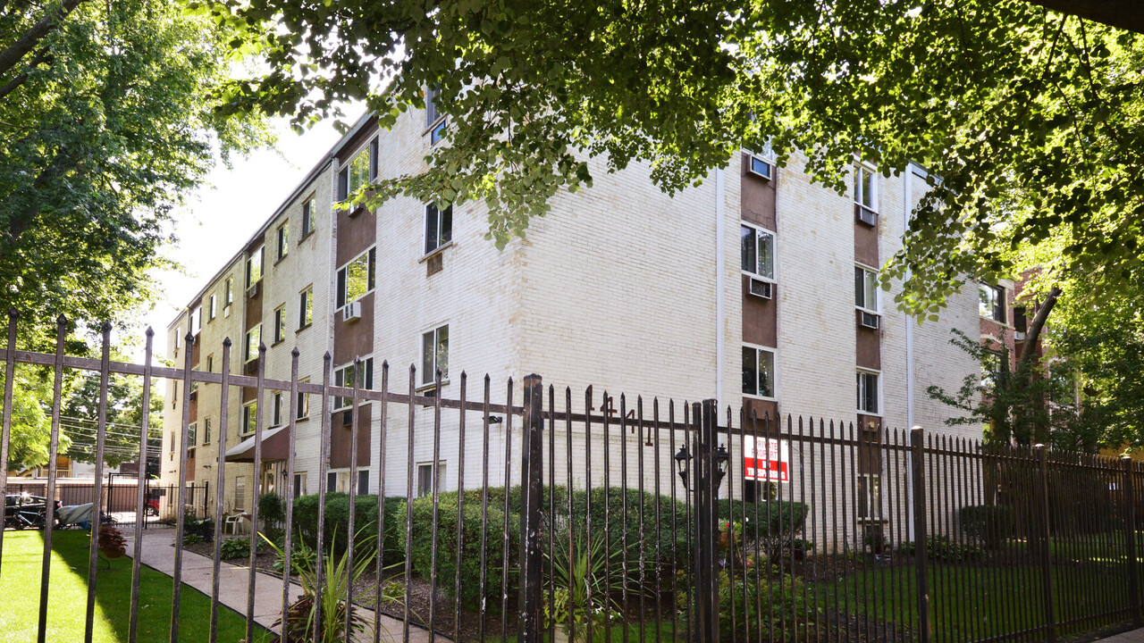 1441 W Farwell Ave in Chicago, IL - Foto de edificio