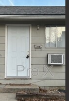 208 W 1st St in Pittsburg, KS - Building Photo