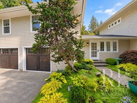 14444 Sunrise Drive NE in Bainbridge Island, WA - Building Photo