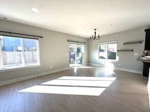16808 1st Ave W in Bothell, WA - Building Photo - Building Photo