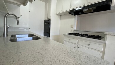 849 N McCadden Pl in Los Angeles, CA - Foto de edificio - Building Photo