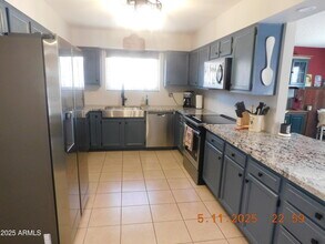 10630 W Caron Dr in Sun City, AZ - Building Photo - Building Photo
