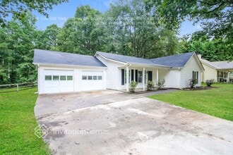2062 Red Rose Ln in Loganville, GA - Building Photo - Building Photo