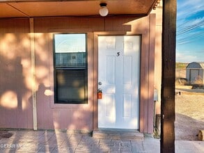 1654 EXETER Dr in El Paso, TX - Building Photo - Building Photo