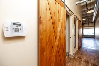 Market Lofts in the Heart of Downtown Devenport in Davenport, IA - Foto de edificio - Interior Photo