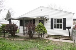 3652 Dixie Dr in Toledo, OH - Building Photo