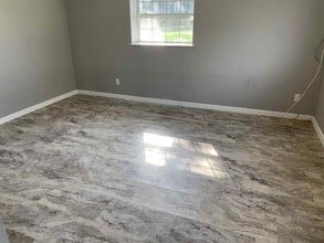 6712 N Terra Vista Dr in Peoria, IL - Building Photo - Building Photo