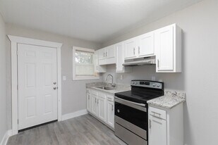 Duke Complex in Birmingham, AL - Building Photo