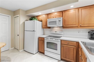 28076 Cavendish Ct in Bonita Springs, FL - Building Photo - Building Photo