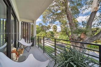 320 NE 126th St in North Miami, FL - Building Photo - Building Photo