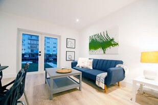 3666 NE 168th St in North Miami Beach, FL - Building Photo