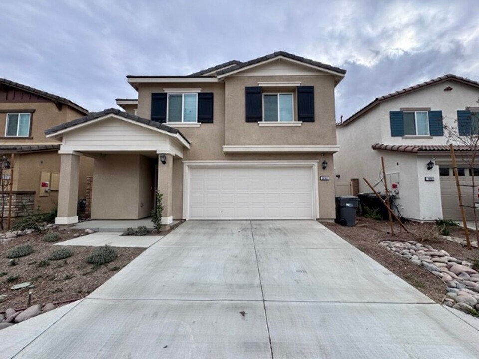 30907 Challenger Ct in Menifee, CA - Building Photo