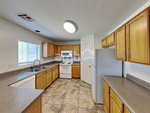 12438 W Windrose Dr in El Mirage, AZ - Foto de edificio - Building Photo