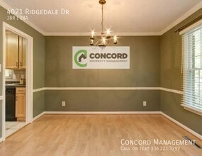 4021 Ridgedale Dr in Greensboro, NC - Foto de edificio - Building Photo