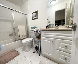 5103 NW 35th St in Lauderdale Lakes, FL - Building Photo - Building Photo