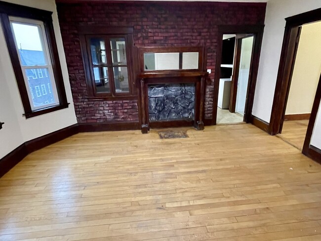 10 Agawam St in Worcester, MA - Building Photo - Building Photo