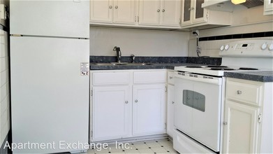 8161 Whitburn Dr in Clayton, MO - Building Photo - Building Photo