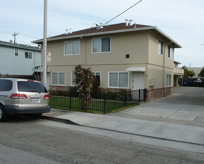 146 N Idaho St in San Mateo, CA - Foto de edificio - Building Photo