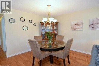 370 E 24th St in Hamilton, ON - Building Photo - Building Photo