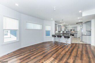 36 N Willow St in Montclair, NJ - Building Photo - Building Photo