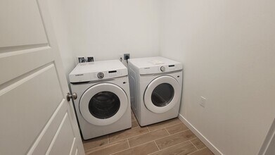 12570 Pensinger Rd in Bakersfield, CA - Building Photo - Building Photo