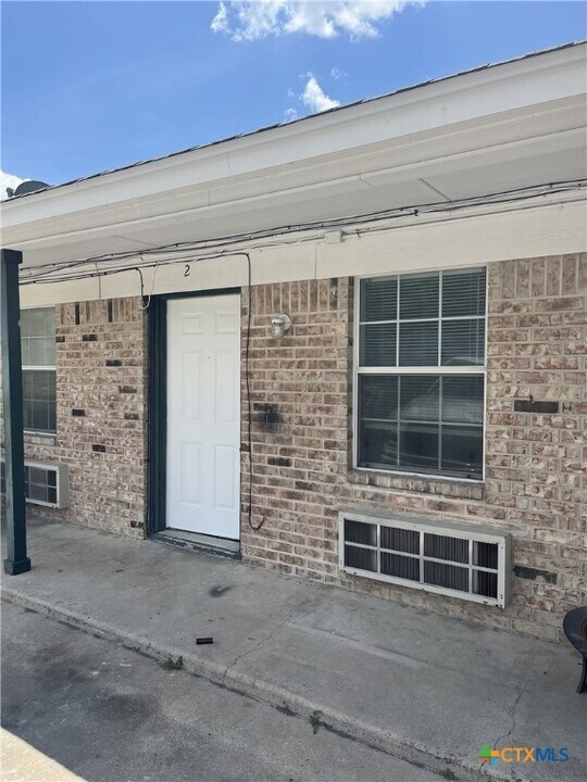 121 Wolfe Rd-Unit -2 in Copperas Cove, TX - Foto de edificio