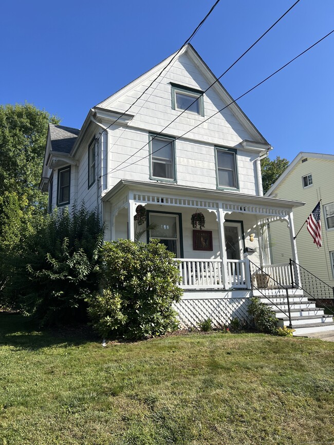 104 Meadowbrook Rd in West Hartford, CT - Building Photo - Building Photo