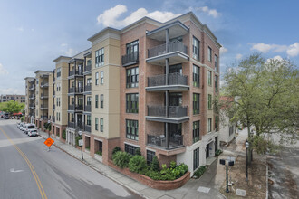 Thirty Three Calhoun in Charleston, SC - Building Photo - Primary Photo