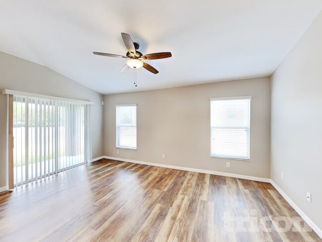 13928 Reindeer Cir in Hudson, FL - Foto de edificio - Building Photo