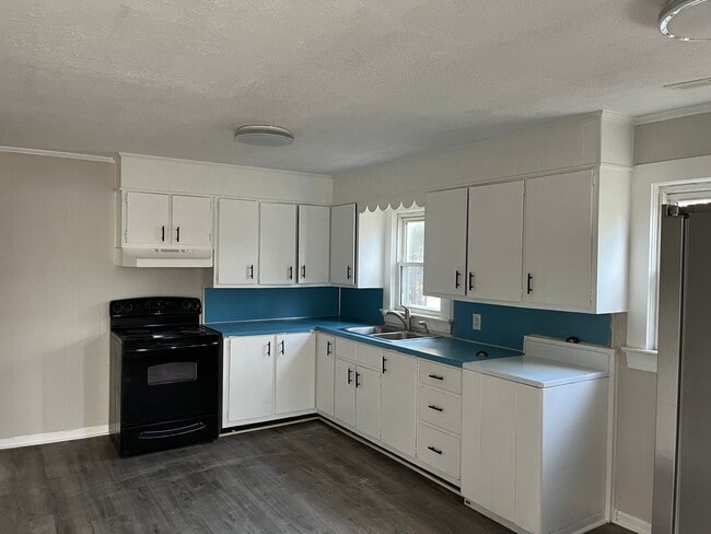 1602 Cook St in High Point, NC - Building Photo - Building Photo