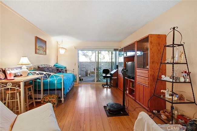 property at 1000 W MacArthur Blvd