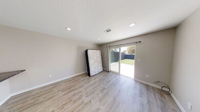 5575 Mary Ln Dr in San Diego, CA - Building Photo - Building Photo