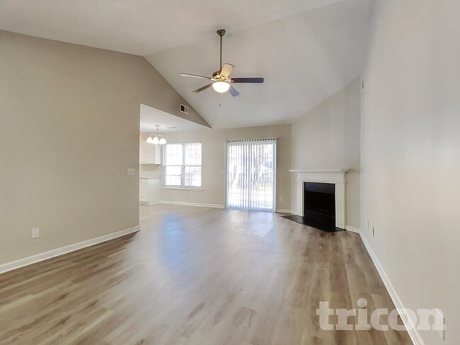 185 Caughman Ridge Rd in Columbia, SC - Foto de edificio - Building Photo