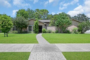 2326 Turtle Creek Dr in Missouri City, TX - Building Photo