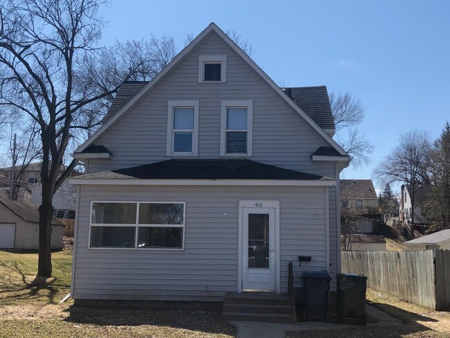 property at 410 E Vasa Ave