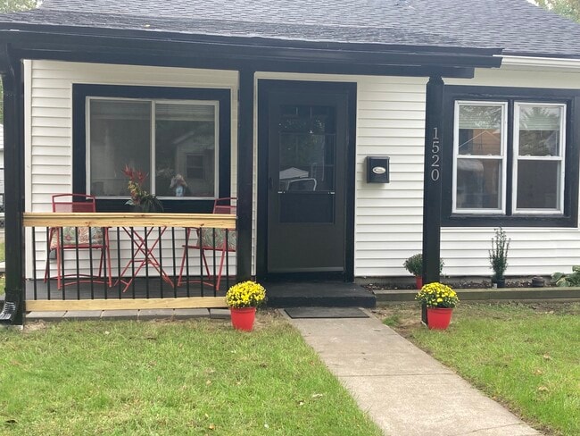 1520 E Meyers Ave in Hazel Park, MI - Building Photo - Building Photo